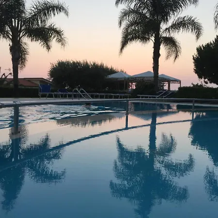 Apart-hotel Delta Club