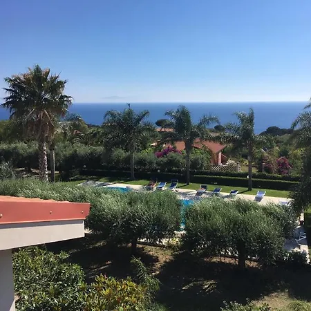 Delta Club 4* Capo Vaticano